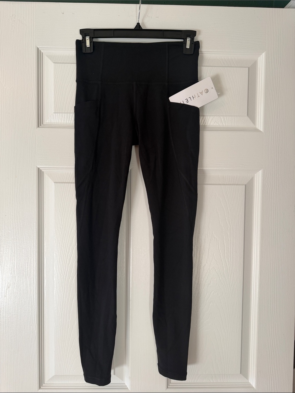 NWT Athleta Black Stash Pocket Leggings